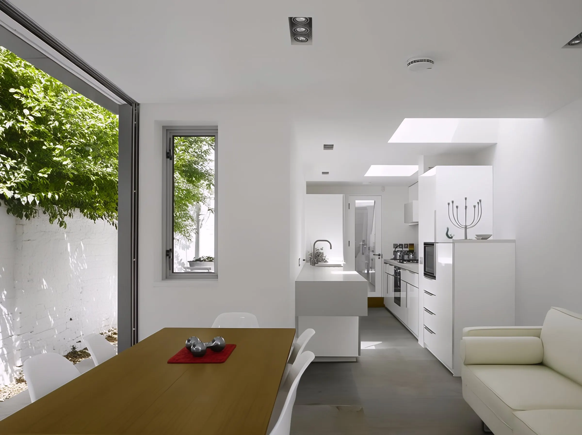 Dining area flowing out to the garden